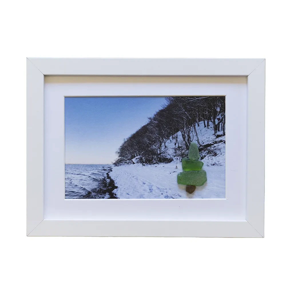 Winterlandschaft mit Seeglas-Tanne
