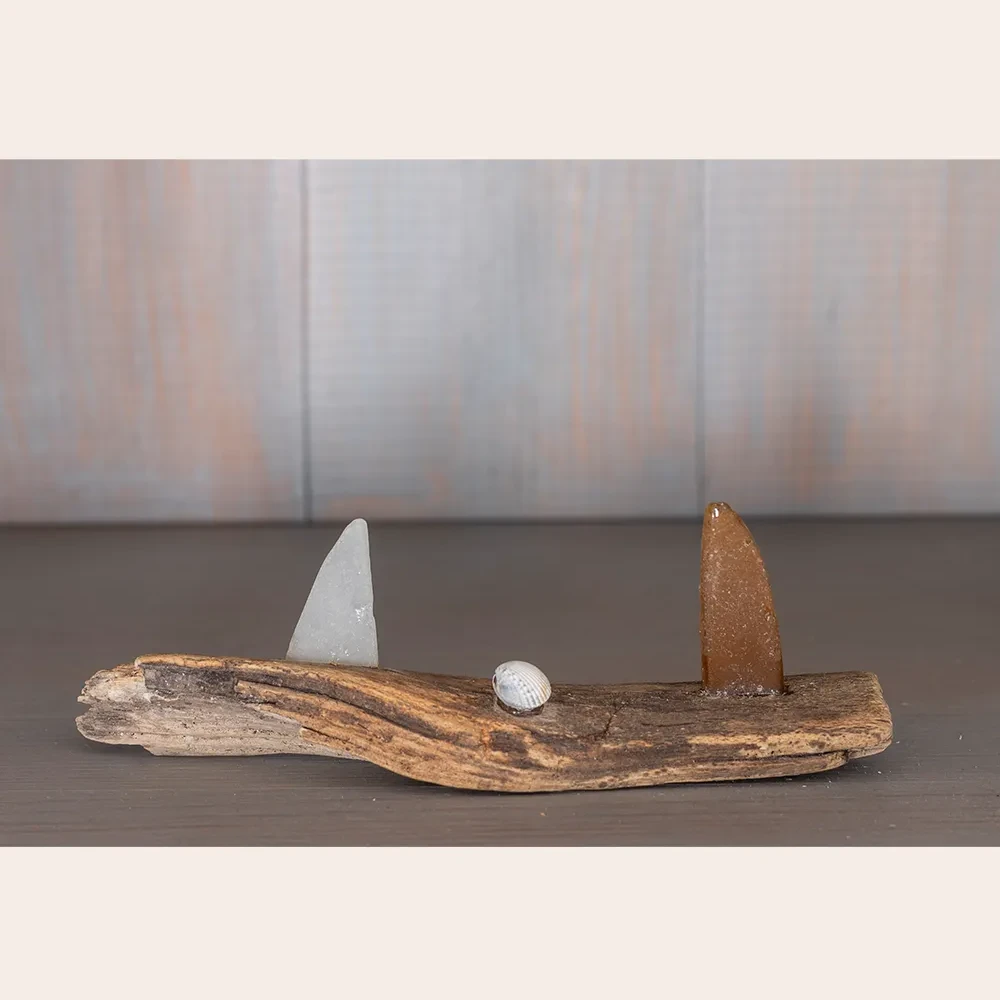 Maritime Deko - Unter bunten Segeln mit Surfboard