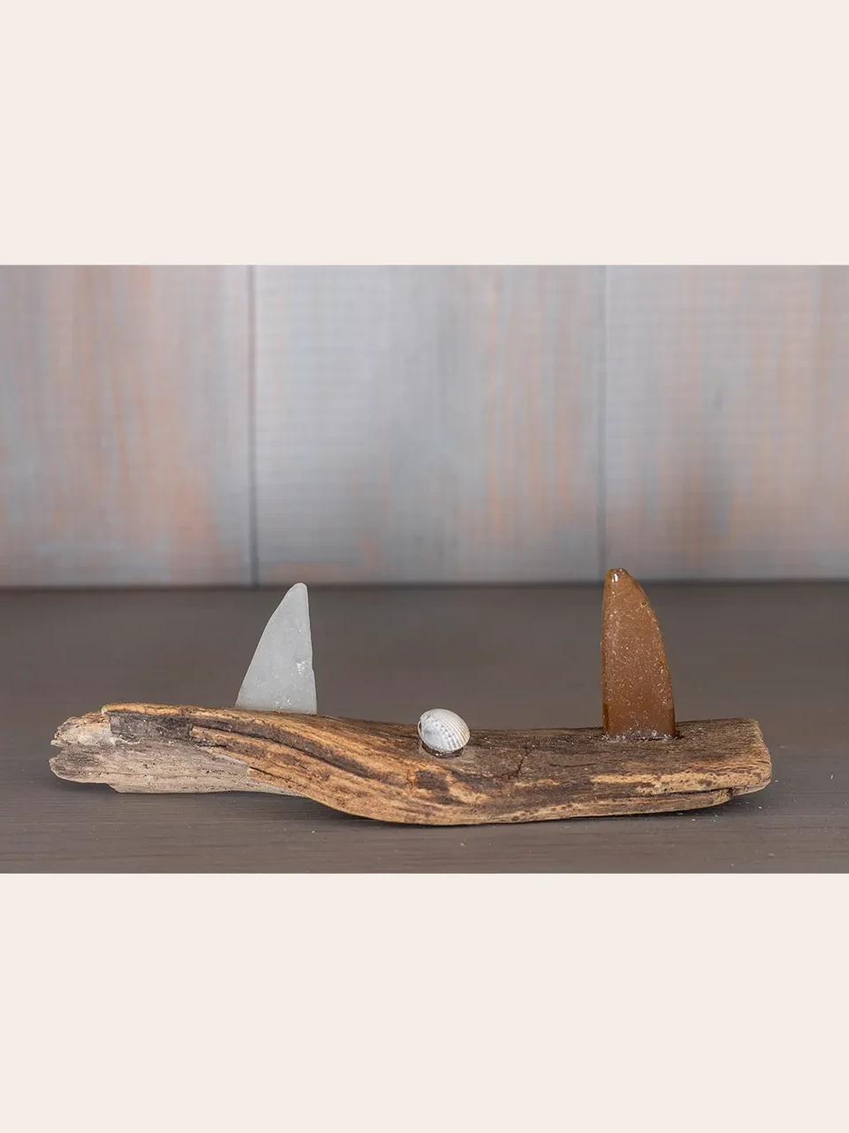 Maritime Deko - Unter bunten Segeln mit Surfboard